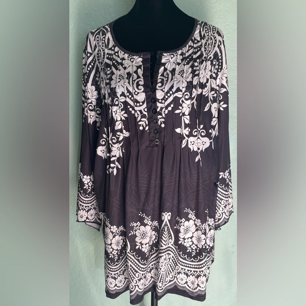 Floral Black and White Women's Top